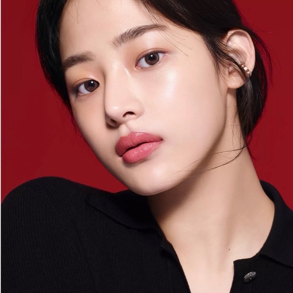 CHANEL N°1 DE CHANEL Cream Plumps - Smooths - Protects - Picture 5 of 6